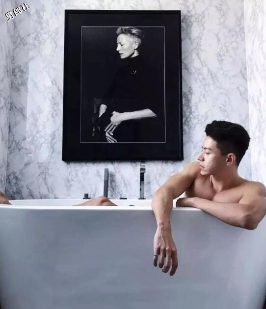 天菜男模浴照勾人，被摄影师疯狂邀约 - 51虹马