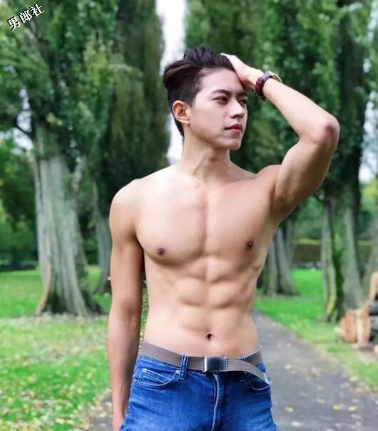 天菜男模浴照勾人，被摄影师疯狂邀约 - 51虹马