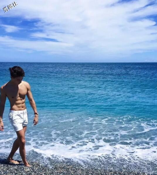 天菜男模浴照勾人，被摄影师疯狂邀约 - 51虹马