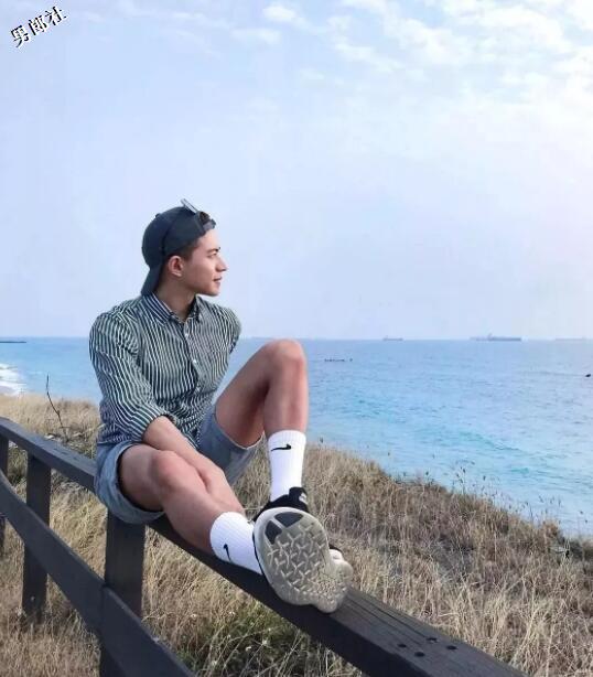 天菜男模浴照勾人，被摄影师疯狂邀约 - 51虹马