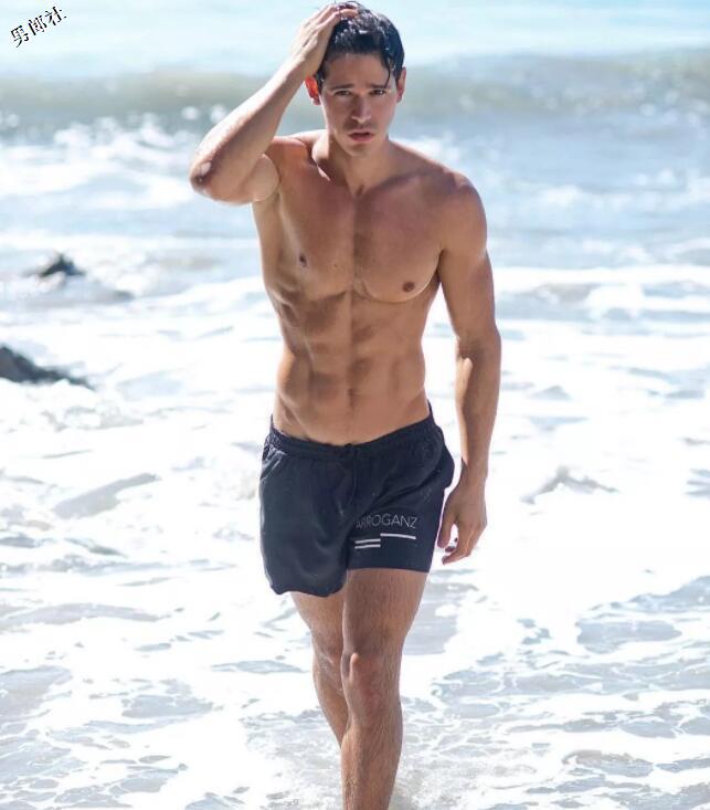 天菜医生自爆与双胞胎同行，让兄弟二人痛成尖叫鸡？ - 51虹马