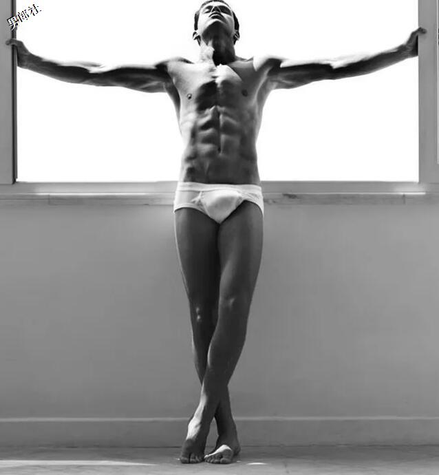 天菜医生自爆与双胞胎同行，让兄弟二人痛成尖叫鸡？ - 51虹马