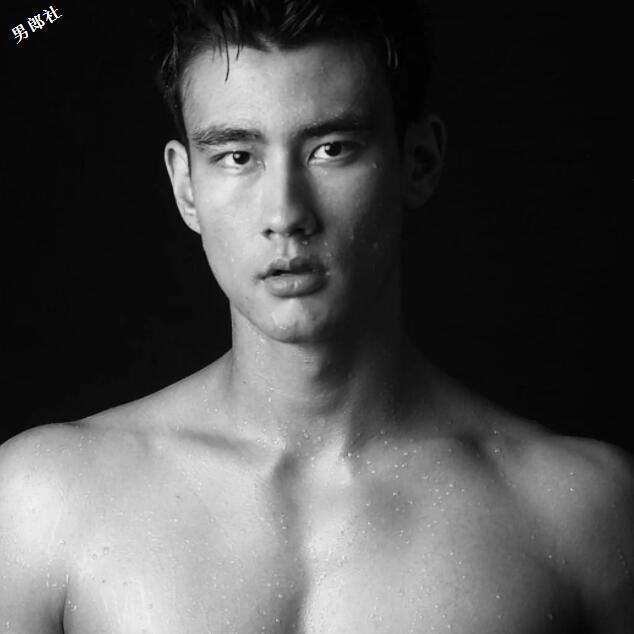 天菜医生自爆与双胞胎同行，让兄弟二人痛成尖叫鸡？ - 51虹马