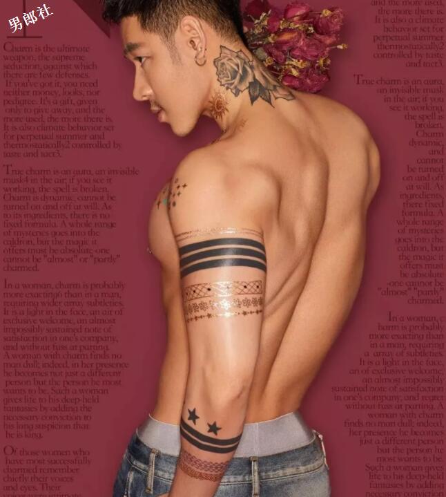 看点∣天菜尤物翘臀腹肌，筋肉摄影师不爱穿衣只爱脫！ - 51虹马