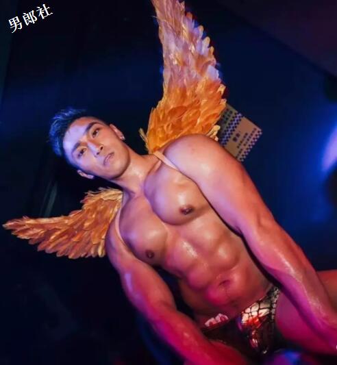 他的乳钉真的太Sexy！ - 51虹马