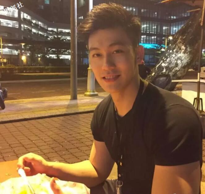 二十三岁金刚猛男却长了一张奶狗脸 - 51虹马 二十三岁金刚猛男却长了一张奶狗脸 - 51虹马