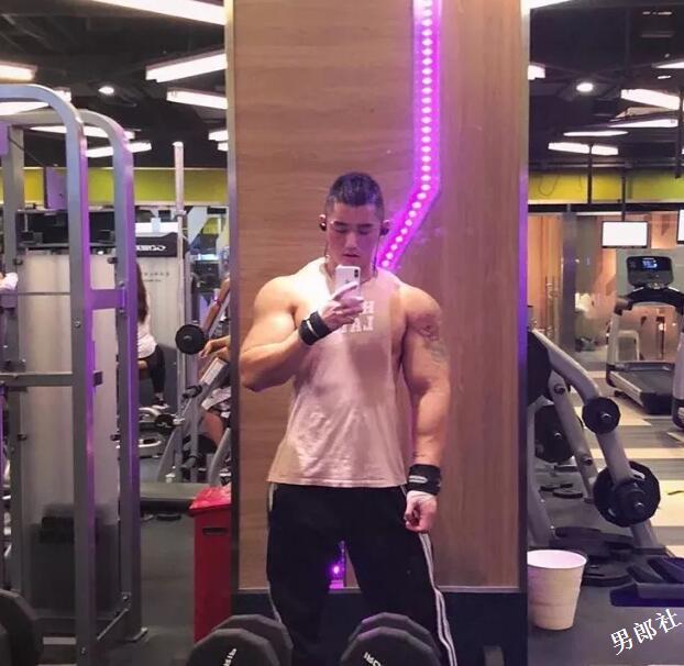 小壮狗网红直言吸完上海优质1信息唯恐是假！双丁全见可比八卦有看点！ - 51虹马