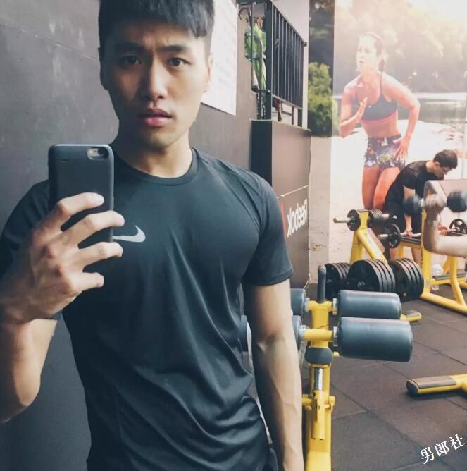 憨直大胸肌小狼狗，野性筋霸露天写真太惹火，让人食欲大开！ - 51虹马