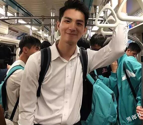 地铁里面的偷拍合集，小狼狗小奶狗一抓一大把-51虹马