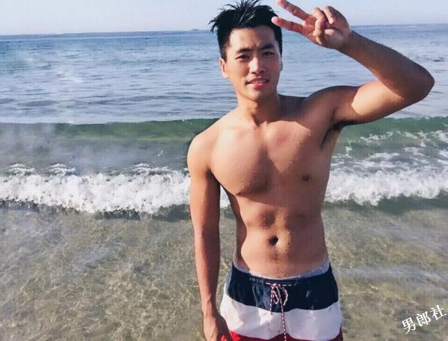 憨直大胸肌小狼狗，野性筋霸露天写真太惹火，让人食欲大开！ - 51虹马