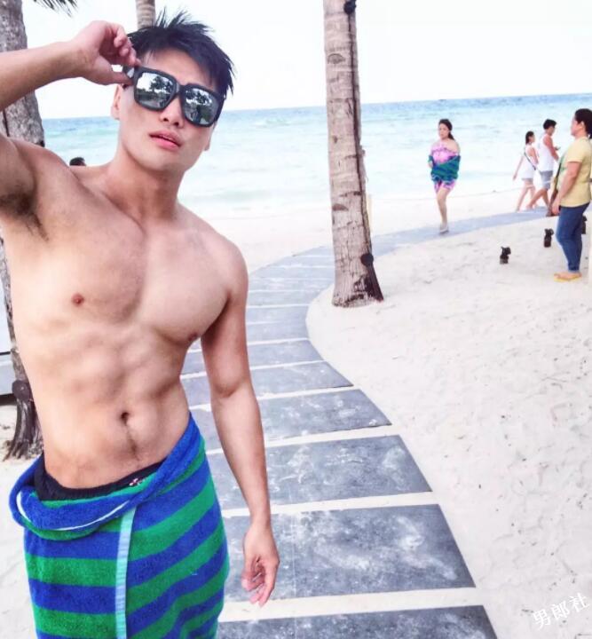 憨直大胸肌小狼狗，野性筋霸露天写真太惹火，让人食欲大开！ - 51虹马