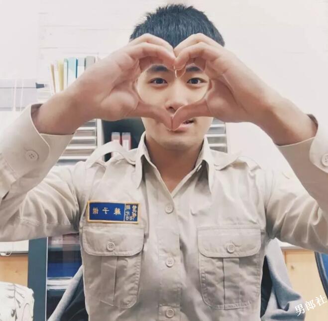 憨直大胸肌小狼狗，野性筋霸露天写真太惹火，让人食欲大开！ - 51虹马