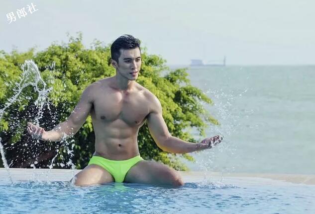 帅哥模特泳池写真集 - 51虹马