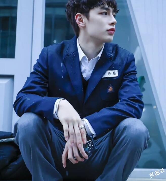 帅哥∣帅气有腹肌的篮球队长,果冻唇篮球小哥哥让你无法入睡!--吴承焕 - 51虹马 帅哥∣帅气有腹肌的篮球队长,果冻唇篮球小哥哥让你无法入睡!--吴承焕 - 51虹马