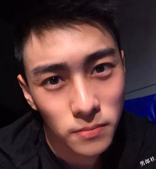 帅哥∣浓眉大眼帅气十足的小奶狗，又可爱又暖又皮的小哥哥！－－朱超艺 - 51虹马