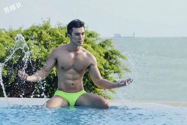 帅哥模特泳池写真集 - 51虹马