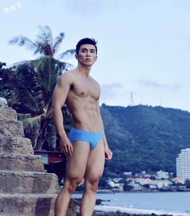 帅哥模特泳池写真集 - 51虹马