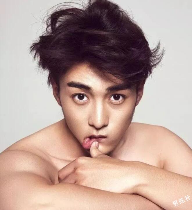 帅哥∣浓眉大眼帅气十足的小奶狗，又可爱又暖又皮的小哥哥！－－朱超艺 - 51虹马