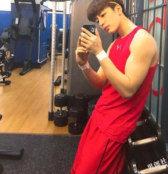 帅哥∣帅气有腹肌的篮球队长,果冻唇篮球小哥哥让你无法入睡!--吴承焕 - 51虹马 帅哥∣帅气有腹肌的篮球队长,果冻唇篮球小哥哥让你无法入睡!--吴承焕 - 51虹马