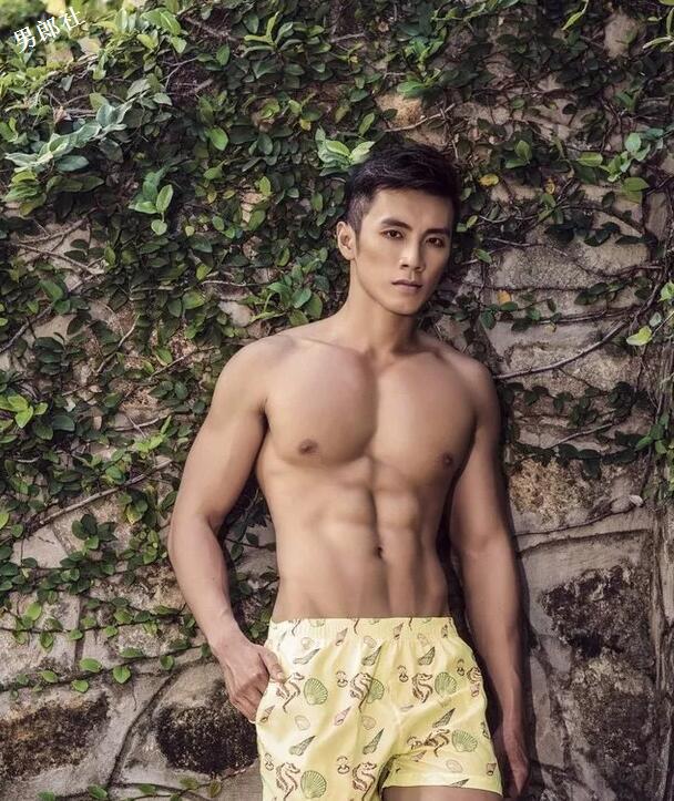 帅哥模特泳池写真集 - 51虹马