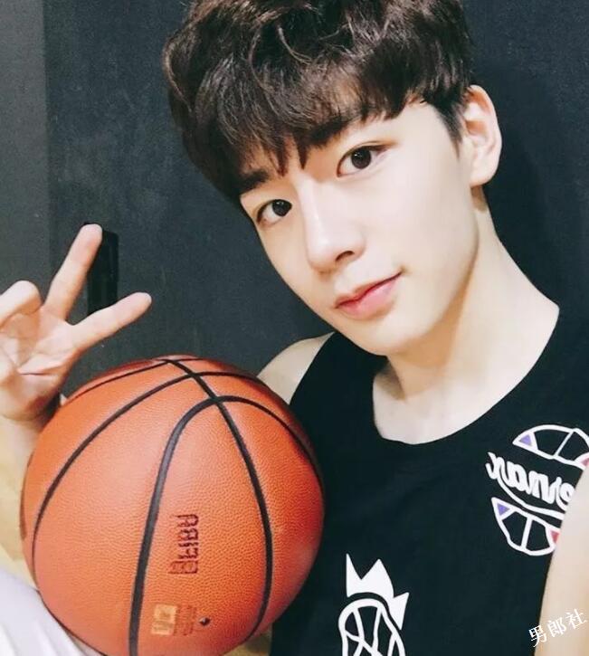 帅哥∣帅气有腹肌的篮球队长,果冻唇篮球小哥哥让你无法入睡!--吴承焕 - 51虹马 帅哥∣帅气有腹肌的篮球队长,果冻唇篮球小哥哥让你无法入睡!--吴承焕 - 51虹马