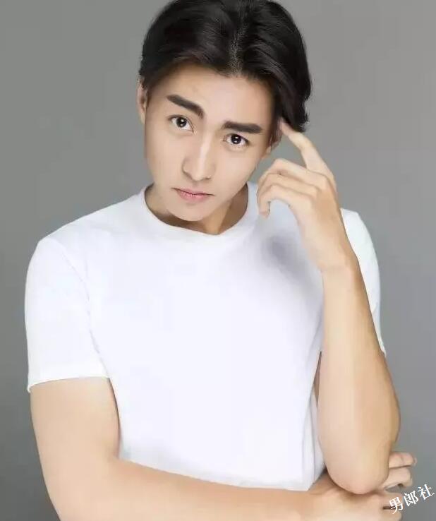 帅哥∣浓眉大眼帅气十足的小奶狗，又可爱又暖又皮的小哥哥！－－朱超艺 - 51虹马