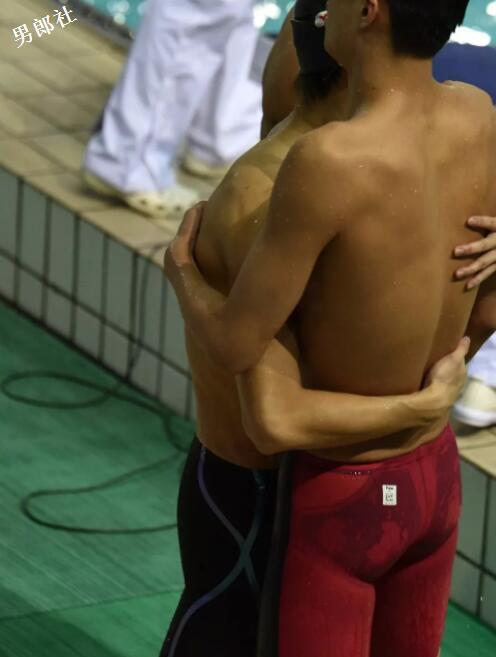 私拍游泳帅哥们出浴瞬间···· - 51虹马