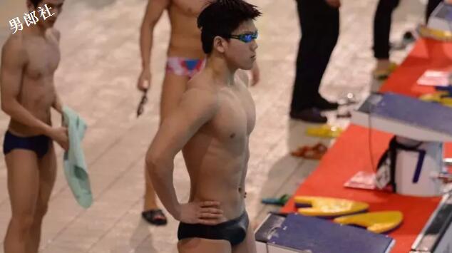 私拍游泳帅哥们出浴瞬间···· - 51虹马