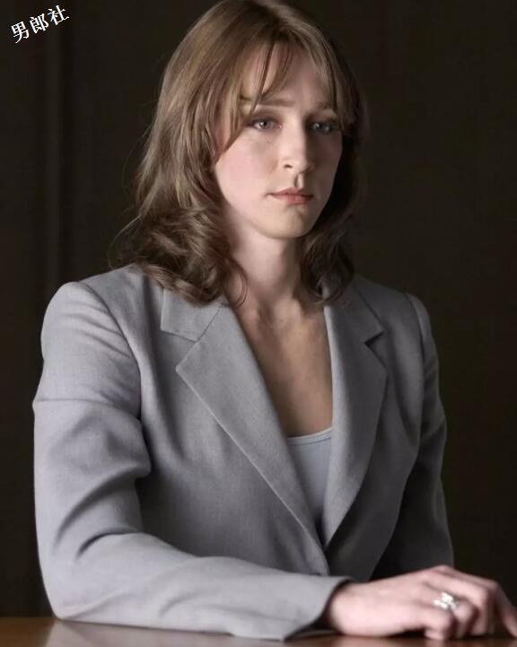 帅气美国大兵VS美艳变性人VS深柜恐同者的悲剧爱情 - 51虹马