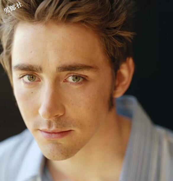 帅气美国大兵VS美艳变性人VS深柜恐同者的悲剧爱情 - 51虹马