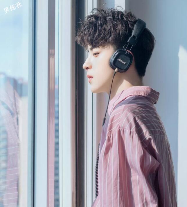 帅哥∣干净舒朗的帅气少年,看一眼就心动的男孩子!-51虹马