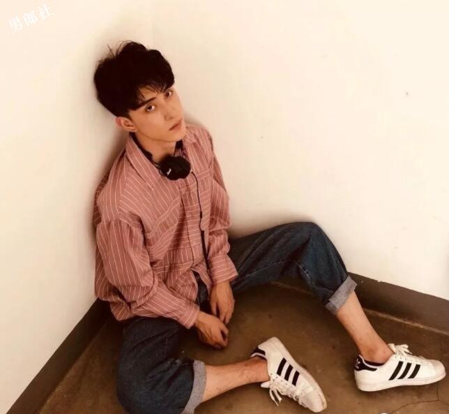 帅哥∣干净舒朗的帅气少年，看一眼就心动的男孩子！ - 51虹马