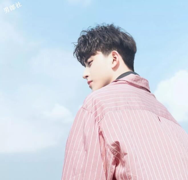 帅哥∣干净舒朗的帅气少年，看一眼就心动的男孩子！ - 51虹马