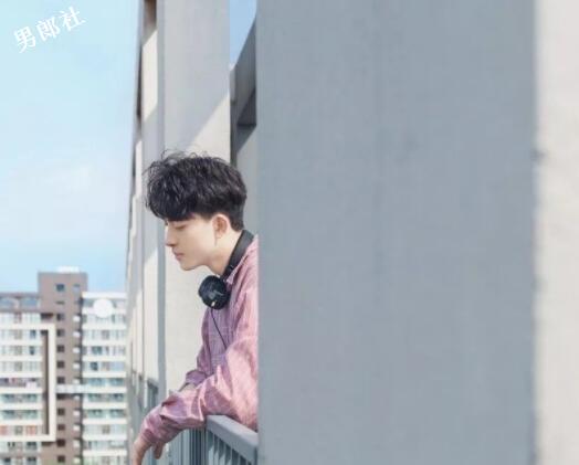 帅哥∣干净舒朗的帅气少年，看一眼就心动的男孩子！ - 51虹马