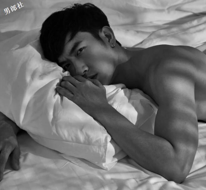 看点∣帅气空少被“壁.咚”,肌肉天菜小狼狗攻气满满! - 51虹马 看点∣帅气空少被“壁.咚”,肌肉天菜小狼狗攻气满满! - 51虹马