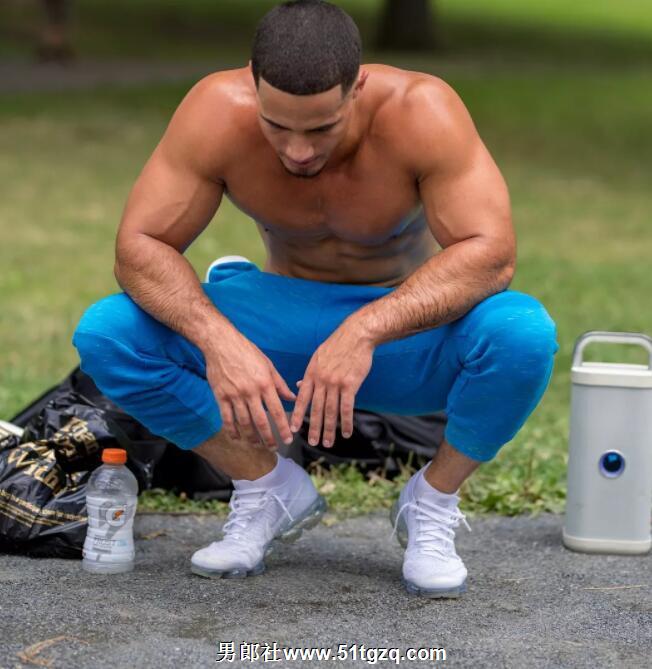 男版维密现场公狗腰男模脱裤，心机上位？ - 51虹马