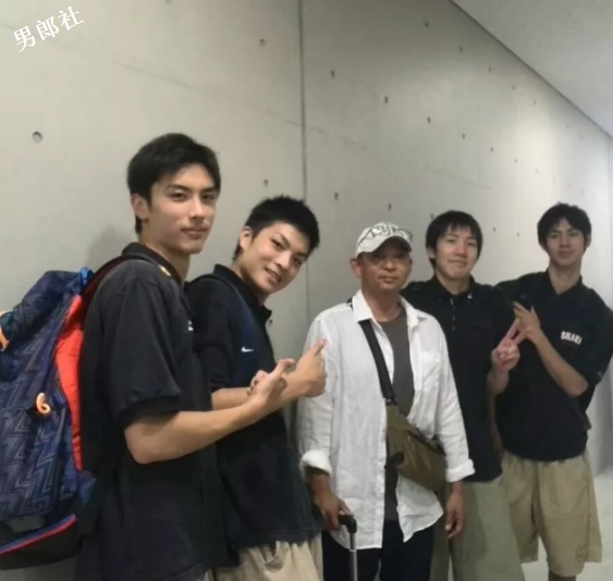 校篮球队体育生被曝曾下海拍片，黑历史被扒 - 51虹马