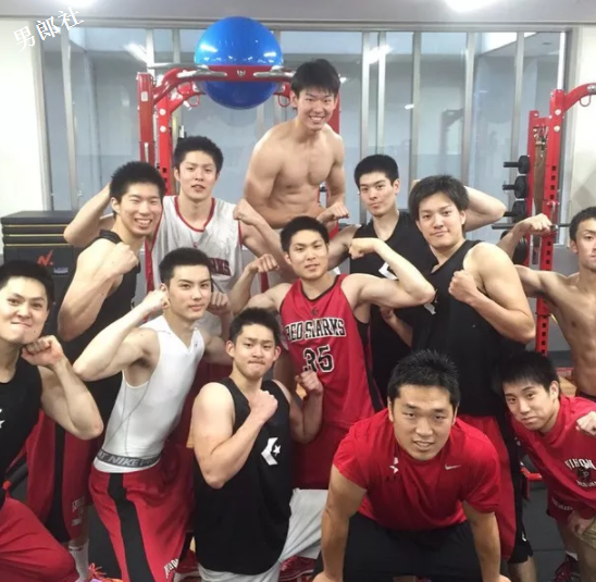 校篮球队体育生被曝曾下海拍片,黑历史被扒 - 51虹马 校篮球队体育生被曝曾下海拍片,黑历史被扒 - 51虹马