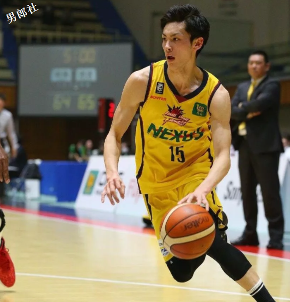 校篮球队体育生被曝曾下海拍片，黑历史被扒 - 51虹马