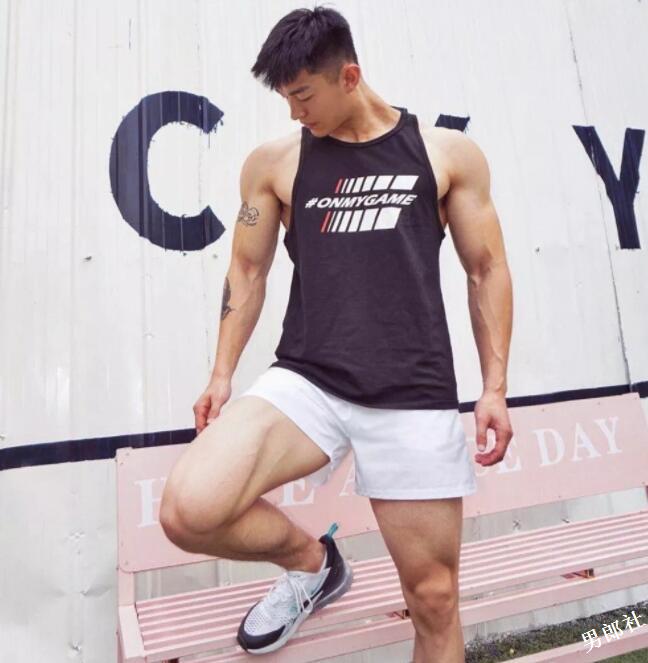 看点∣被按住堵嘴又掀衣！健身筋肉小狼狗，颜值能打身材扛造！ - 51虹马