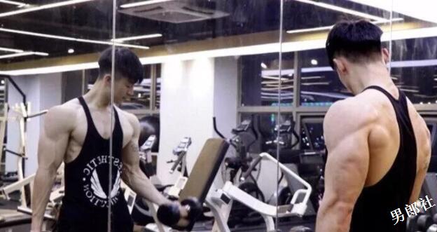 看点∣被按住堵嘴又掀衣!健身筋肉小狼狗,颜值能打身材扛造! - 51虹马 看点∣被按住堵嘴又掀衣!健身筋肉小狼狗,颜值能打身材扛造! - 51虹马