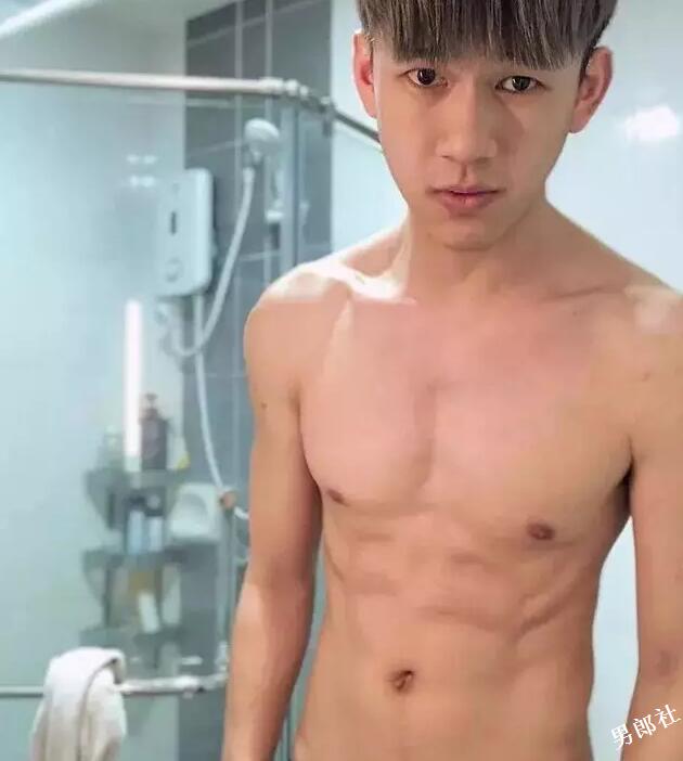 野性小狼狗撞脸昊然老公？泳池边小泳裤藏凶器？ - 51虹马