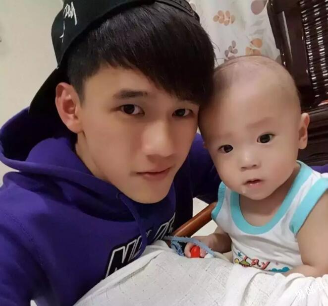 野性小狼狗撞脸昊然老公?泳池边小泳裤藏凶器? - 51虹马 野性小狼狗撞脸昊然老公?泳池边小泳裤藏凶器? - 51虹马