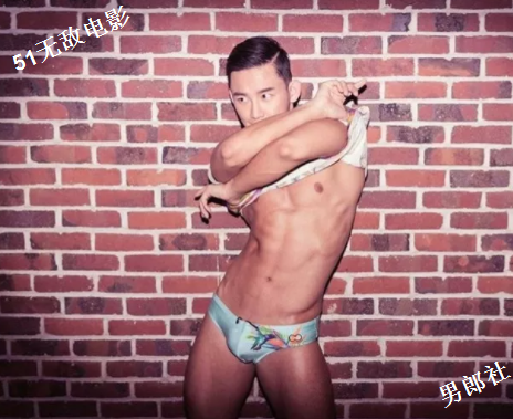 嗜泳裤如命的筋肉模特超性感！盯档猫网友都说他尺寸良心！ - 51虹马