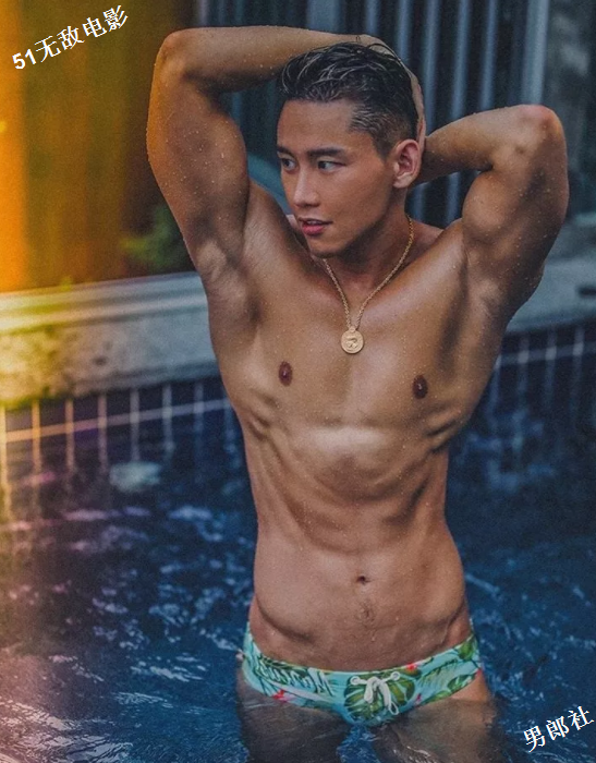 嗜泳裤如命的筋肉模特超性感！盯档猫网友都说他尺寸良心！ - 51虹马