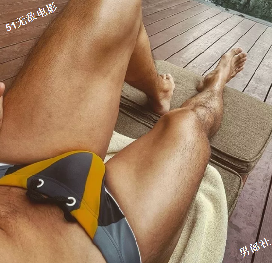 嗜泳裤如命的筋肉模特超性感！盯档猫网友都说他尺寸良心！ - 51虹马