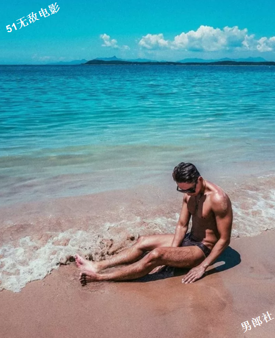 嗜泳裤如命的筋肉模特超性感！盯档猫网友都说他尺寸良心！ - 51虹马