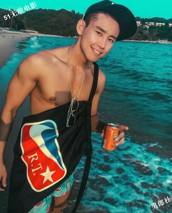 嗜泳裤如命的筋肉模特超性感！盯档猫网友都说他尺寸良心！ - 51虹马