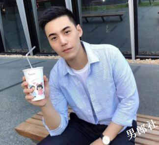 大长腿正装男，脱光后更有型 - 51虹马