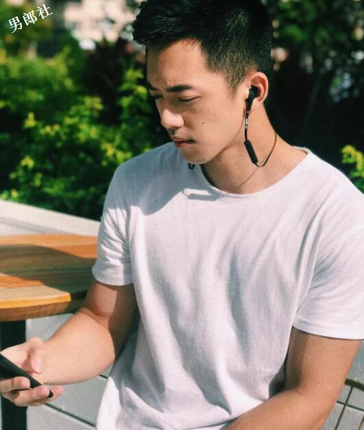 190筋肉狼狗被爆料：要够深才装得下他？ - 51虹马